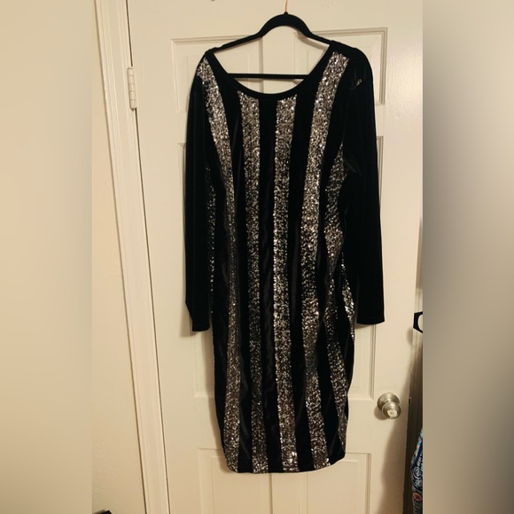 Eloquii Dresses & Skirts - Velvet and sequin Holiday Dress